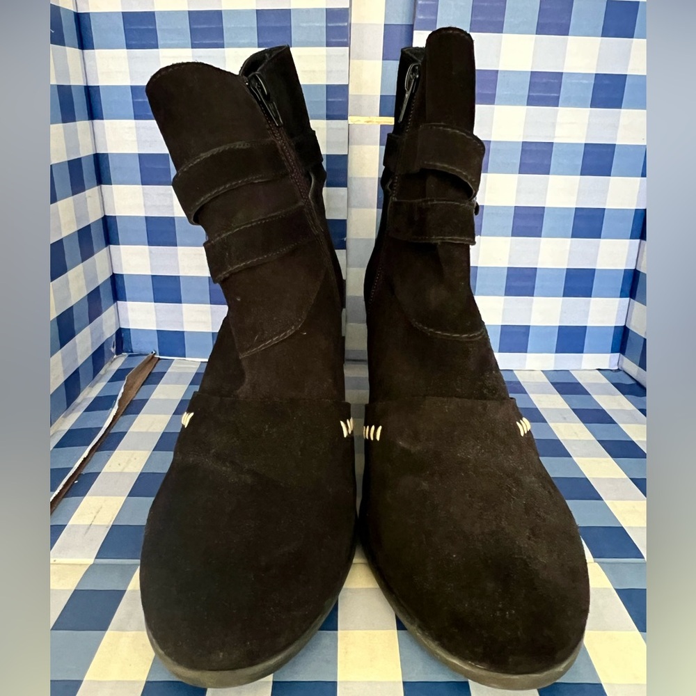 Sundance Black Suede Women’s Ankle Boots EUC Size 39 (US 8 to 8.5)